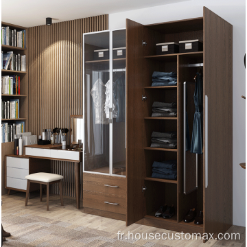 Armoire à vêtements en bois avec porte en verre